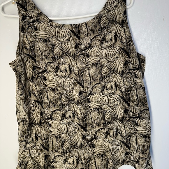 Chic Zebra Pattern Tank Top - Picture 5 of 6